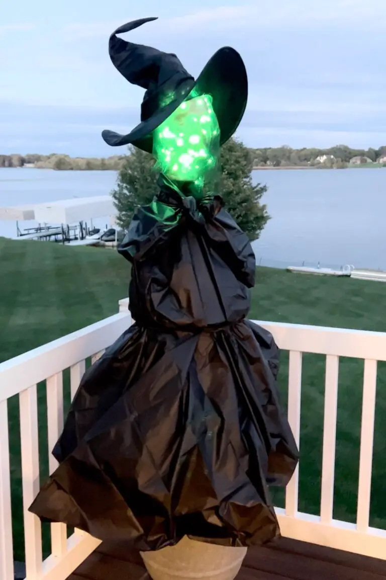 DIY Halloween Tomato Cage Witch